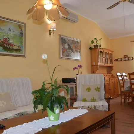 Family Friendly House With A Swimming Pool Jakovici, Istria - Sredisnja Istra - 27723 * Tinjan